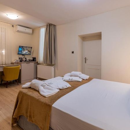 Plaka Arch Suites Athen Exterior foto